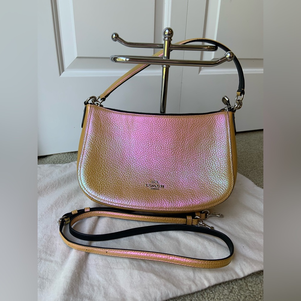 Beautiful Coach leather bag Chelsea Hologram Iridescent